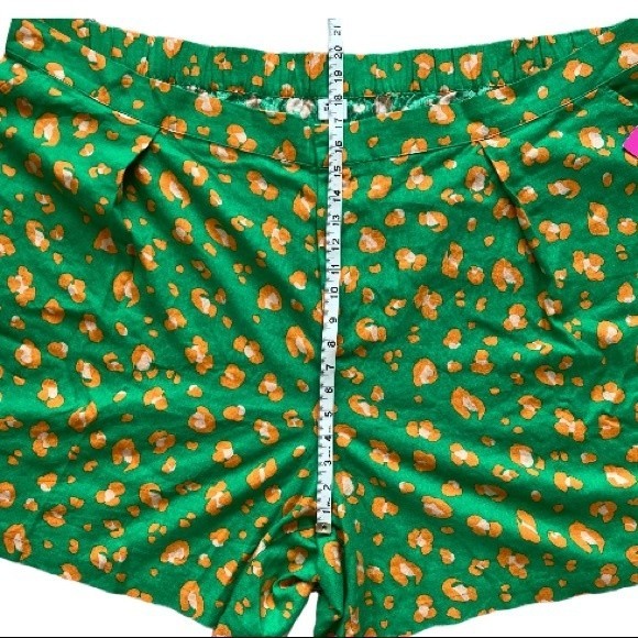 NWT Tabitha Brown Green Leopard Shorts Plus Size 4X - Picture 2 of 6